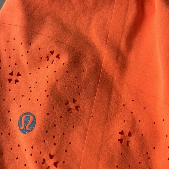 Lululemon skirt size 4 - Picture 4 of 4